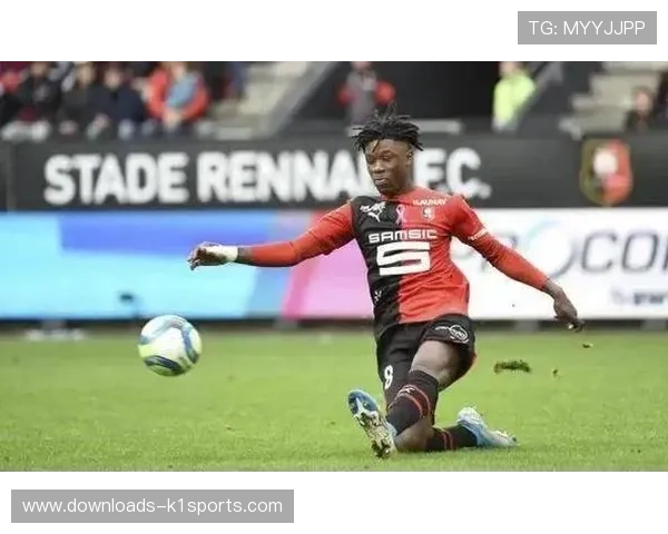 姆沃戈神勇扑救助洛里昂保住胜局 姆沃戈神勇扑救助洛里昂保住胜局